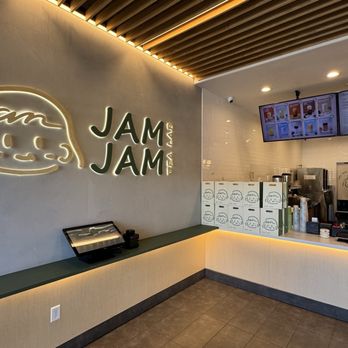 Jam Jam Tea Lab - Inside with ordering kiosk and counter - Bubble Tea Near Me - Irvine, California Jam Jam Tea Lab - Inside with ordering kiosk and counter - Bubble Tea Near Me - Irvine, California
