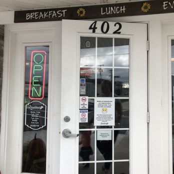 Geraldine's Kitchen - Front door - Breakfast & Brunch Near Me - Jeffersonville, Indiana