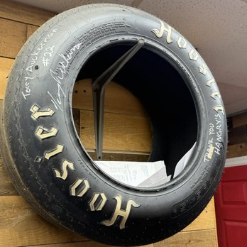 Hangry's Stateline - Decor - Burgers Near Me - Post Falls, Idaho