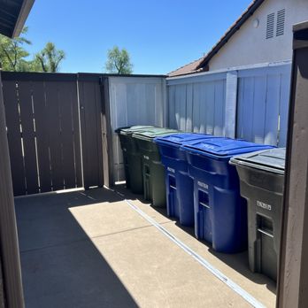 HomeSmith - Homeowners hated walking past their trash cans. HomeSmith came up with a solution. - General Contractors Near Me HomeSmith - Homeowners hated walking past their trash cans. HomeSmith came up with a solution. - General Contractors Near Me