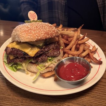 The Lost Fox - Hideaway Burger - New American Near Me - Ashburn, Virginia The Lost Fox - Hideaway Burger - New American Near Me - Ashburn, Virginia