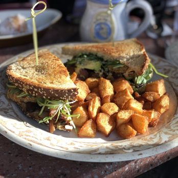 Another Broken Egg Cafe - Cafes Near Me - Lake Mary, Florida