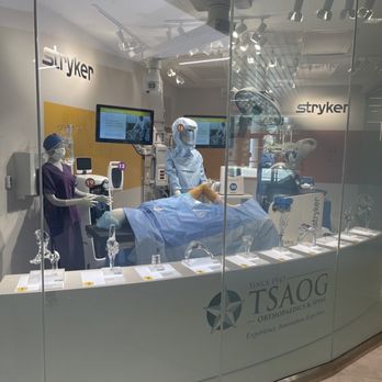 Ridgewood Orthopaedic Surgery Center of San Antonio - Mannequin display - Orthopedists Near Me - San Antonio, Texas