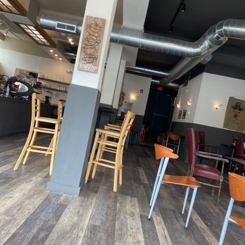 Potomac Station Coffeehouse - Seating area - Coffee & Tea Near Me - Pittsburgh, Pennsylvania