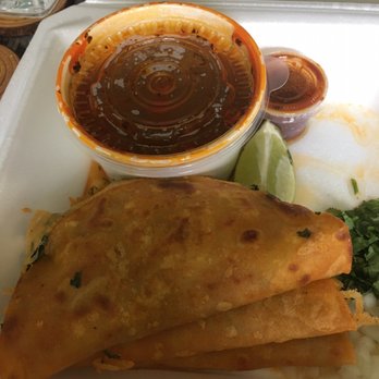 El Taco Taco - Quesabirria - 15/10, this subpar picture does not properly depict how amazing this meal was - Food Trucks Near Me - Eugene, Oregon