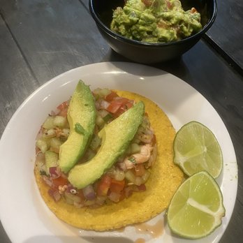 Mariscos El Malecon - Guacamole y tostada de Camarón  Guacamole and a shrimp tostada. - Seafood Near Me - North Richland Hills, Texas