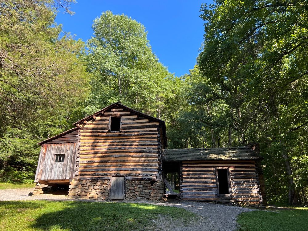 CADES COVE GREAT SMOKY MOUNTAINS NATIONAL PARK Updated August 2024