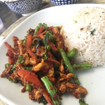 Grub - Chicken Coconut Garlic Cilantro Rice w/ Spicy Red Sauce - Asian Fusion Near Me - West Nyack, New York