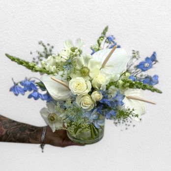 The Flower Bar - Coastal blue and white palette vase arrangement - Florists Near Me - Larchmont, New York The Flower Bar - Coastal blue and white palette vase arrangement - Florists Near Me - Larchmont, New York