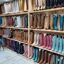 Gomez Boot Ranch - Boots for the girlies