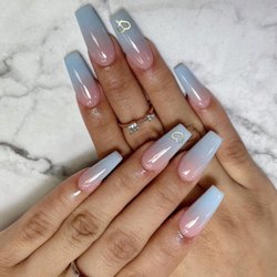 Fashion Nails - Ombré nails art hearts with baby blue