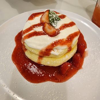 Fluffy Fluffy - Strawberry souffle - Pancakes Near Me - Elk Grove, California Fluffy Fluffy - Strawberry souffle - Pancakes Near Me - Elk Grove, California