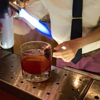 Frank's - smoked rosemary old-fashioned. hot hot hot. - Gastropubs Near Me - Buenos Aires, C