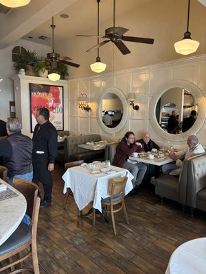 Porta Via Beverly Hills by null