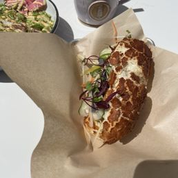 Bahn mi, poke bowl & a latte