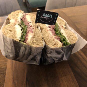 Bagel Lounge - Bagel with beef - Cafes Near Me - Karlovy Vary, KA