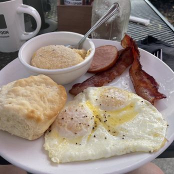 Brick And Spoon - Pigeon Forge - American breakfast. - Breakfast & Brunch Near Me - Pigeon Forge, Tennessee Brick And Spoon - Pigeon Forge - American breakfast. - Breakfast & Brunch Near Me - Pigeon Forge, Tennessee