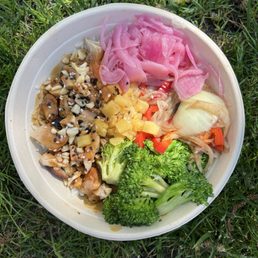 Island bowl with chicken