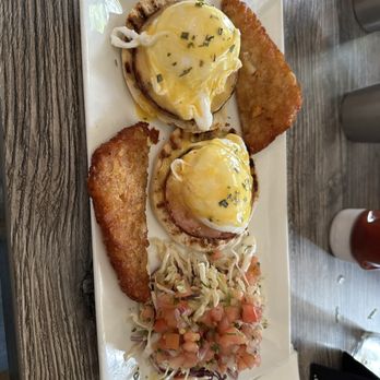 Tortoise & Hare - Eggs benedict - Bars Near Me - Bronx, New York