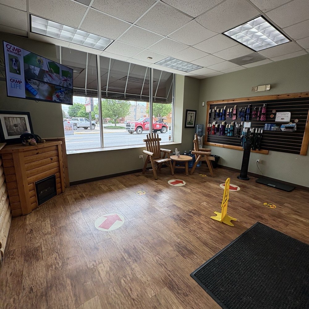 Camp Bow Wow - Oak Park - Inside , sleek & clean design - Pet Training Near Me - Oak Park, Illinois Camp Bow Wow - Oak Park - Inside , sleek & clean design - Pet Training Near Me - Oak Park, Illinois
