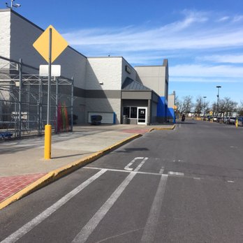 Walmart Supercenter - Outside - Department Stores Near Me - Bluffton, Indiana Walmart Supercenter - Outside - Department Stores Near Me - Bluffton, Indiana