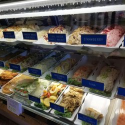 Bohemia's Little Bagel Shop - Plenty of toppings!