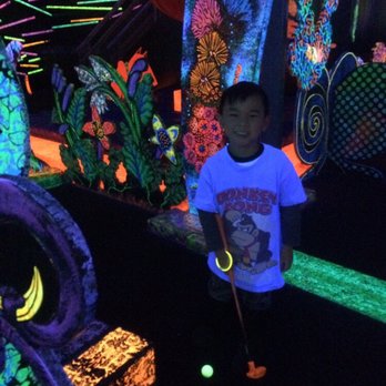 Putting Edge - Mini Golf Near Me - Laval, Quebec Putting Edge - Mini Golf Near Me - Laval, Quebec