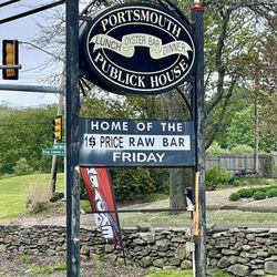 Portsmouth Publick House - Outside sign.