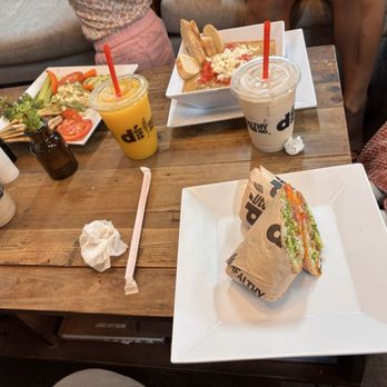 d'Lite Healthy On The Go - Coffee & Tea Near Me - Phoenix, Arizona