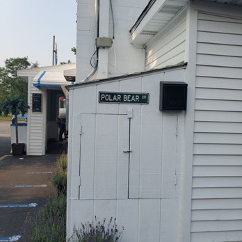 Polar Bear - a white building with a sign on it - Ice Cream & Frozen Yogurt Near Me - North Riverside, Illinois