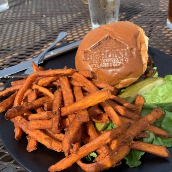 Highlands Restaurant and Lounge 289 - Burnt tips - New American Near Me - Galena, Illinois