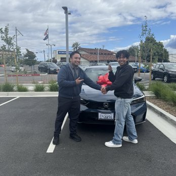 Honda San Carlos - First car lease transaction with Luis Salinas - Car Dealers Near Me - San Carlos, California Honda San Carlos - First car lease transaction with Luis Salinas - Car Dealers Near Me - San Carlos, California