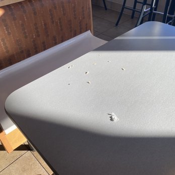 White Castle - Dirty tables - Burgers Near Me - Chicago, Illinois