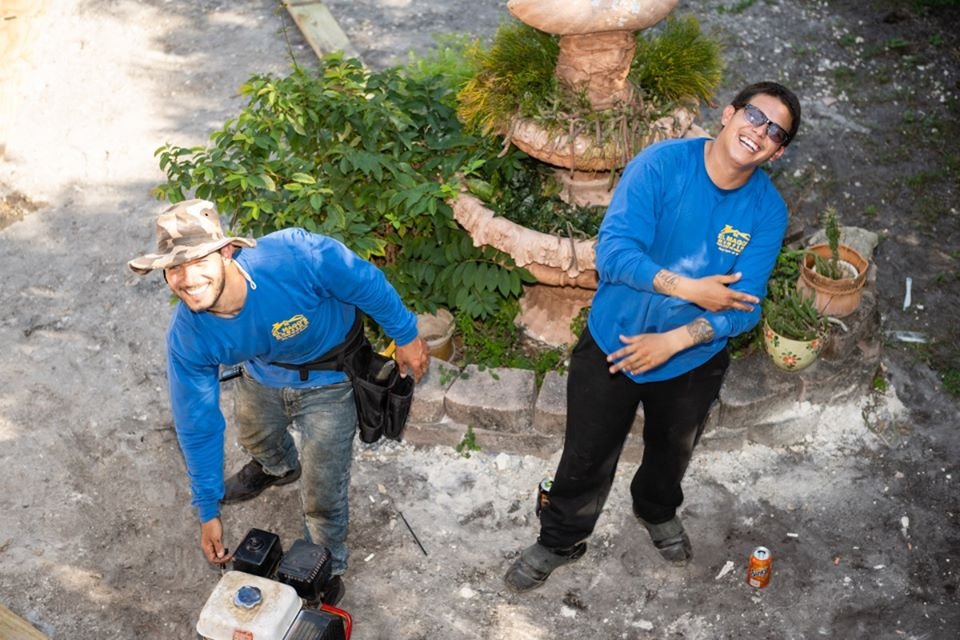 Slide of El Mago Roofing