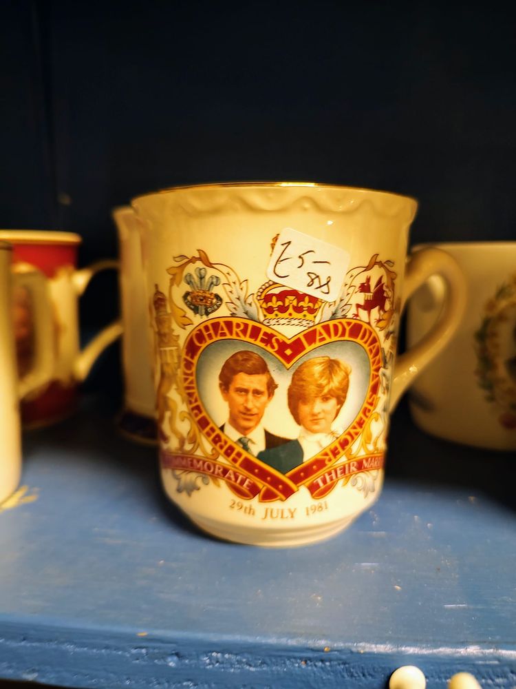 LYME REGIS ANTIQUE & CRAFT CENTRE Updated June 2024 Marine Parade, Lyme Regis, Dorset