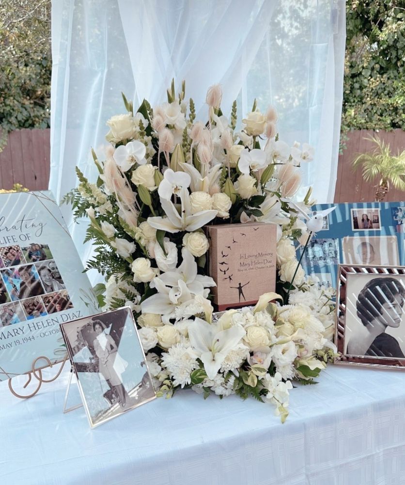 SUN VALLEY FLORIST Updated September 2024 31 Photos & 32 Reviews