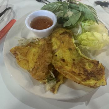 Quan Ngon Bistro - Bánh xèo super bad . Ăn dỡ hơn gì - Vietnamese Near Me - Pinellas Park, Florida