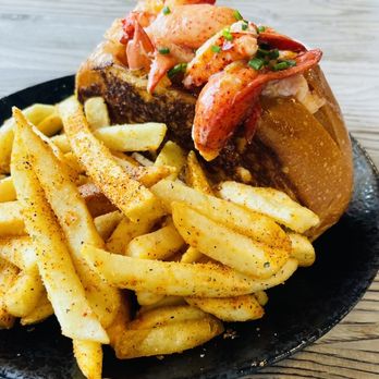 Hook & Anchor - Lobster Roll - Seafood Near Me - Costa Mesa, California