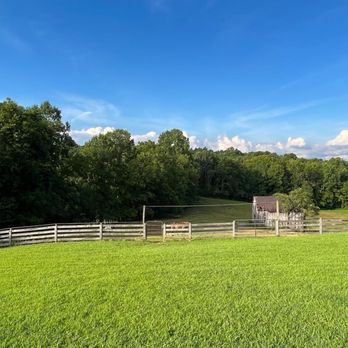Hidden Cave Ranch Bed and Breakfast - I can almost smell the fresh air from the photo - Bed & Breakfast Near Me - Burkesville, Kentucky Hidden Cave Ranch Bed and Breakfast - I can almost smell the fresh air from the photo - Bed & Breakfast Near Me - Burkesville, Kentucky