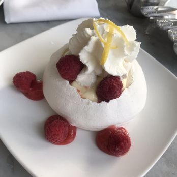 Mignonette - Pavlova - New American Near Me - Miami, Florida
