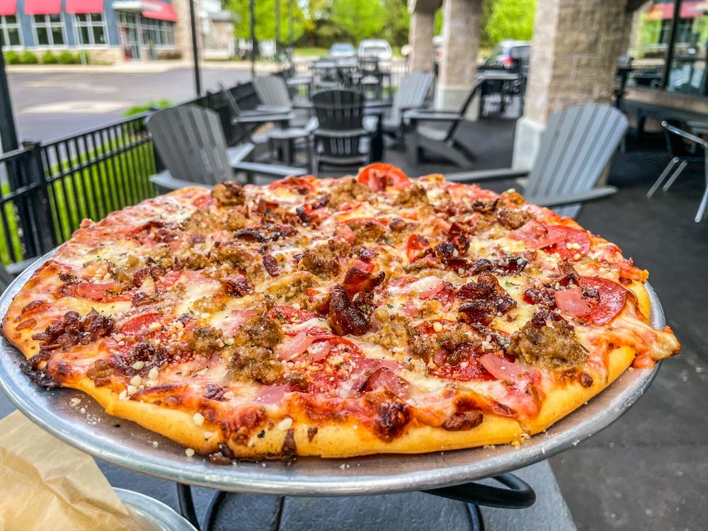 LOUIE’S CORNER BAR Updated October 2024 44 Photos & 26 Reviews 7177 W Q Ave, Kalamazoo