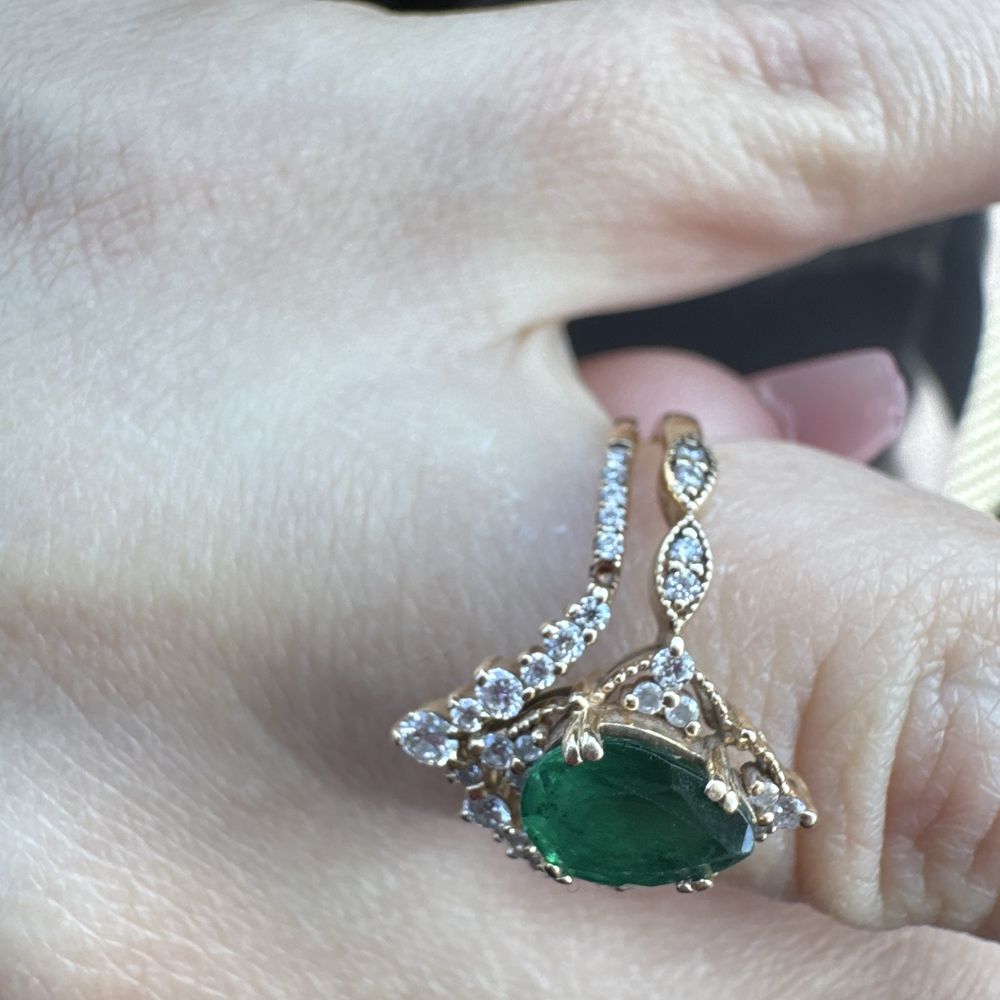 Jewelry Fixx - Missing gems weeks after they "fixed" it - Watches Near Me - Valencia, California Jewelry Fixx - Missing gems weeks after they "fixed" it - Watches Near Me - Valencia, California