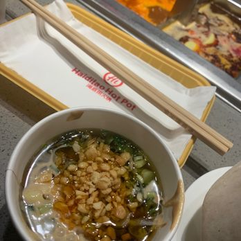 Haidilao Hotpot Flushing - Hot Pot Near Me - Flushing, New York