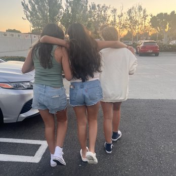 Off The Hook - 3 girls that just got promoted to middle school - Seafood Near Me - Los Alamitos, California Off The Hook - 3 girls that just got promoted to middle school - Seafood Near Me - Los Alamitos, California