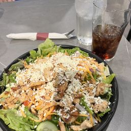Grilled chicken salad w feta Grilled chicken salad w feta