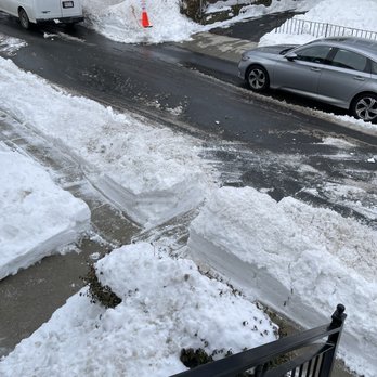 Adams Furniture - Sidewalk and handicap access - Furniture Stores Near Me - Everett, Massachusetts