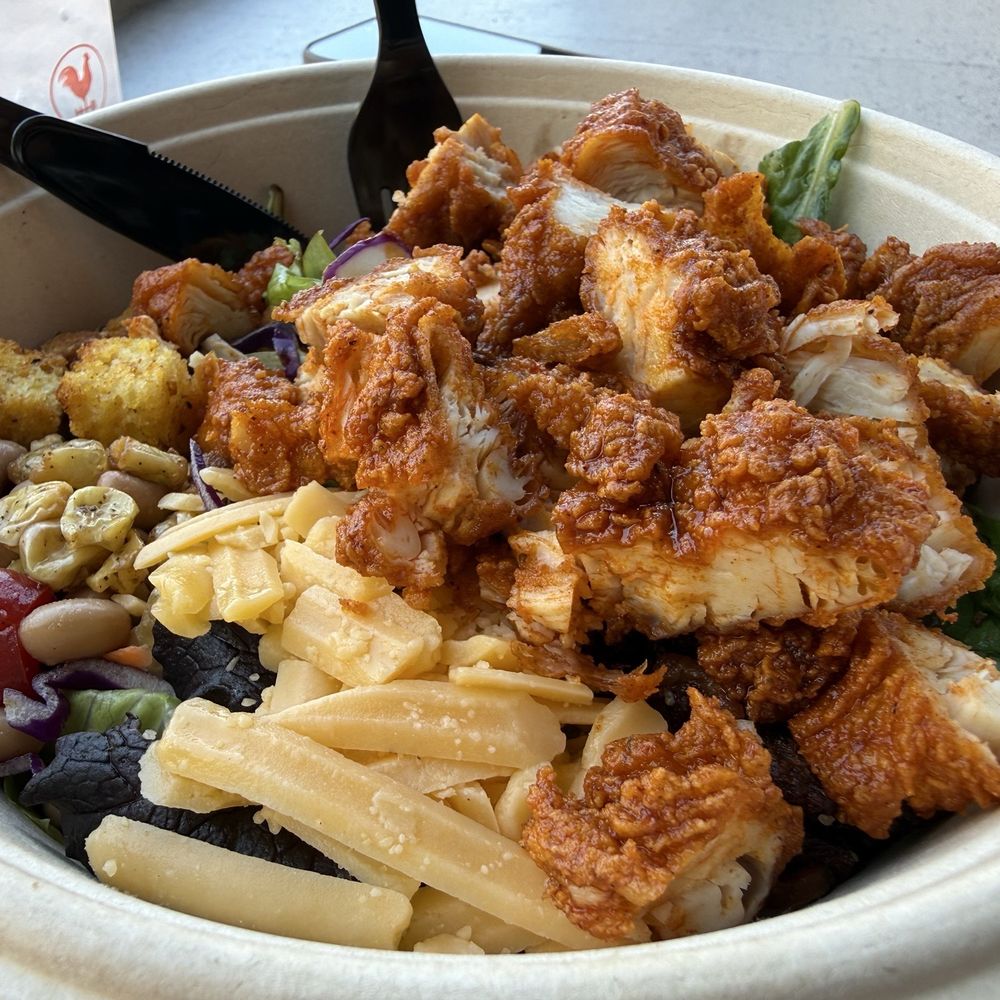 Hattie B's Hot Chicken - Austin - Domain NORTHSIDE - Salad - 8.9/10 - Southern Near Me - Austin, Texas