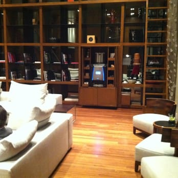 Le Germain Hotel - The lobby lounge is very comfortable - Hotels Near Me - Toronto, Ontario