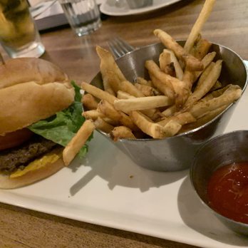 Earls Kitchen + Bar - Better Burger (Happy Hour) - Canadian (New) Near Me - Richmond, British Columbia