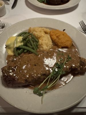 Anthony's Restaurant & Bistro by null